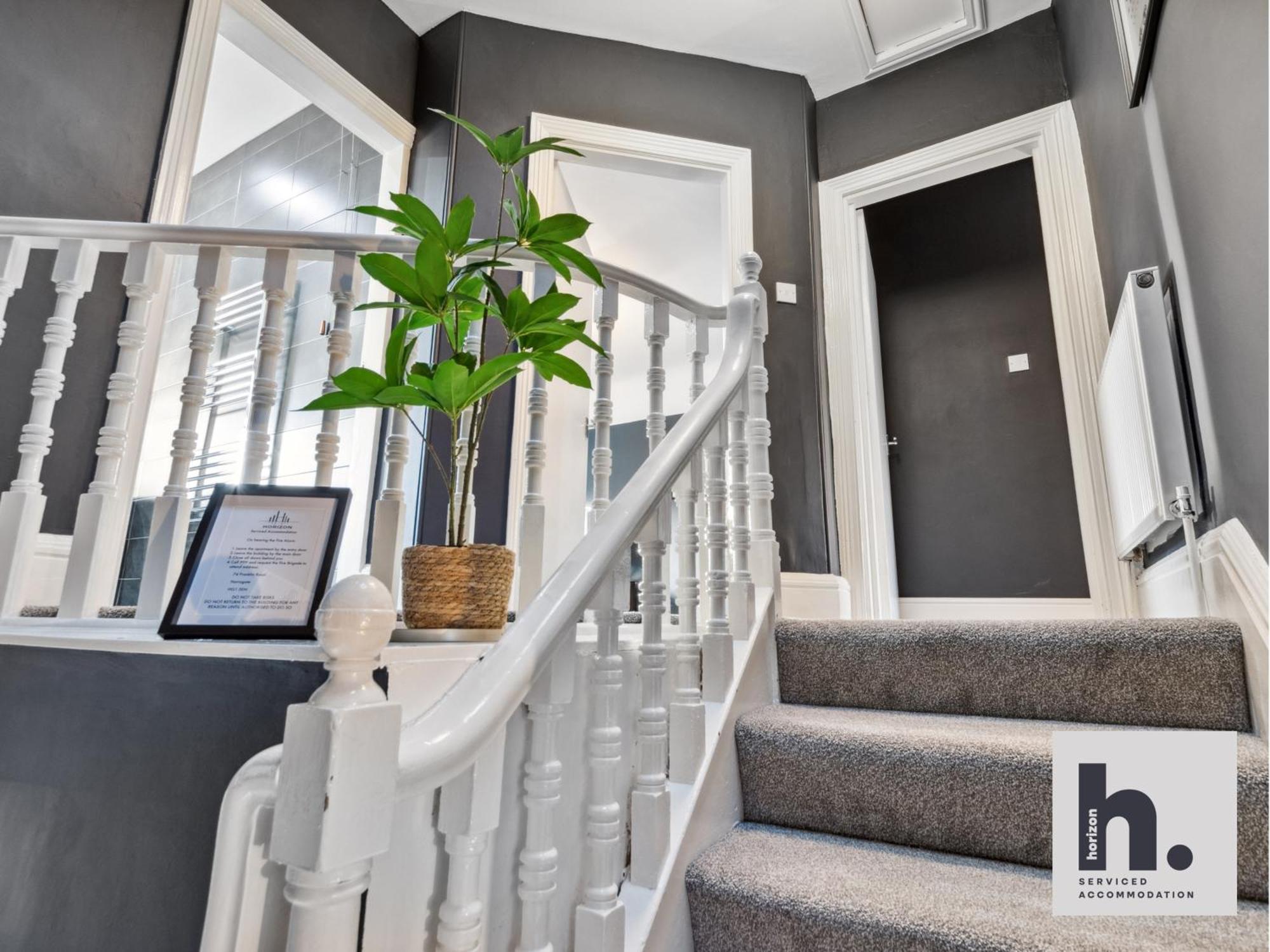 הרוגייט Free Parking - Penthouse - Business Stays - Relocating - St מראה חיצוני תמונה